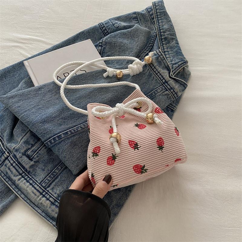 Chic Canvas Bucket Bag For Women Stylish And Casual For Daily Commuting Needs