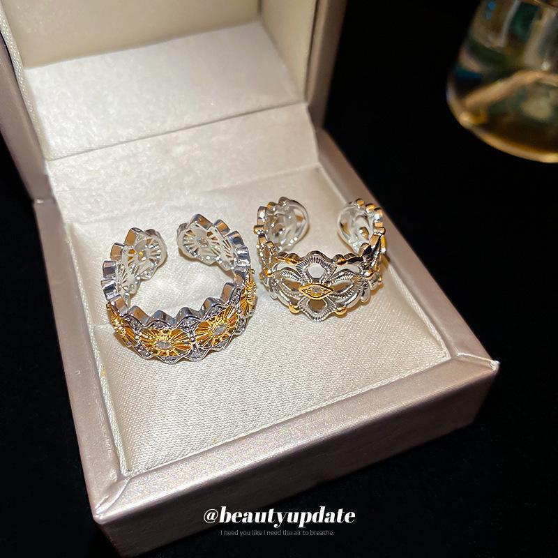 Pierścionek otwarty z kontrastowym paskiem platerowany prawdziwym złotem - Modna luksusowa biżuteria dla kobiet