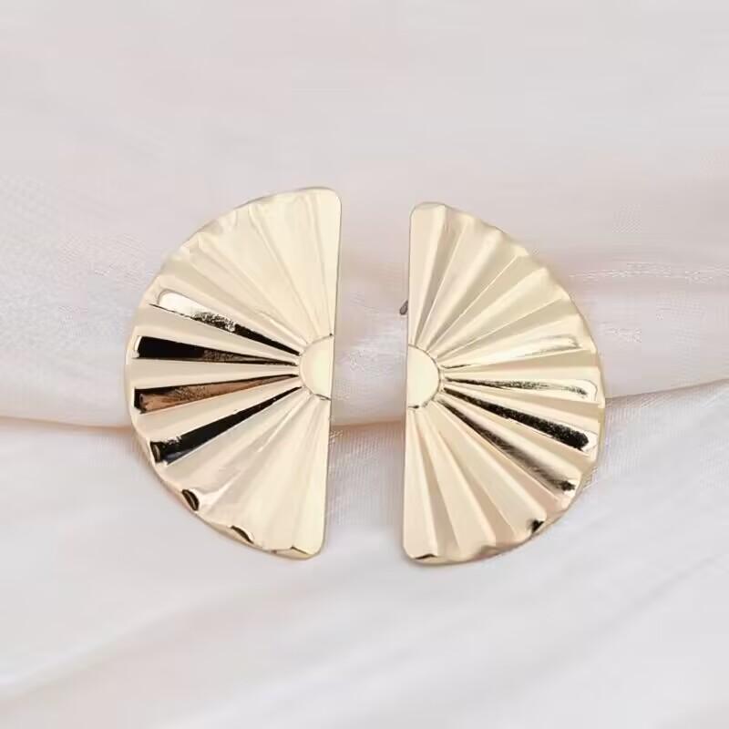 European Simple Metal Drop Earrings for Women Irregular Geometry Love Heart Square Leaf Butterfly Dangle Earrings Gift Zircon