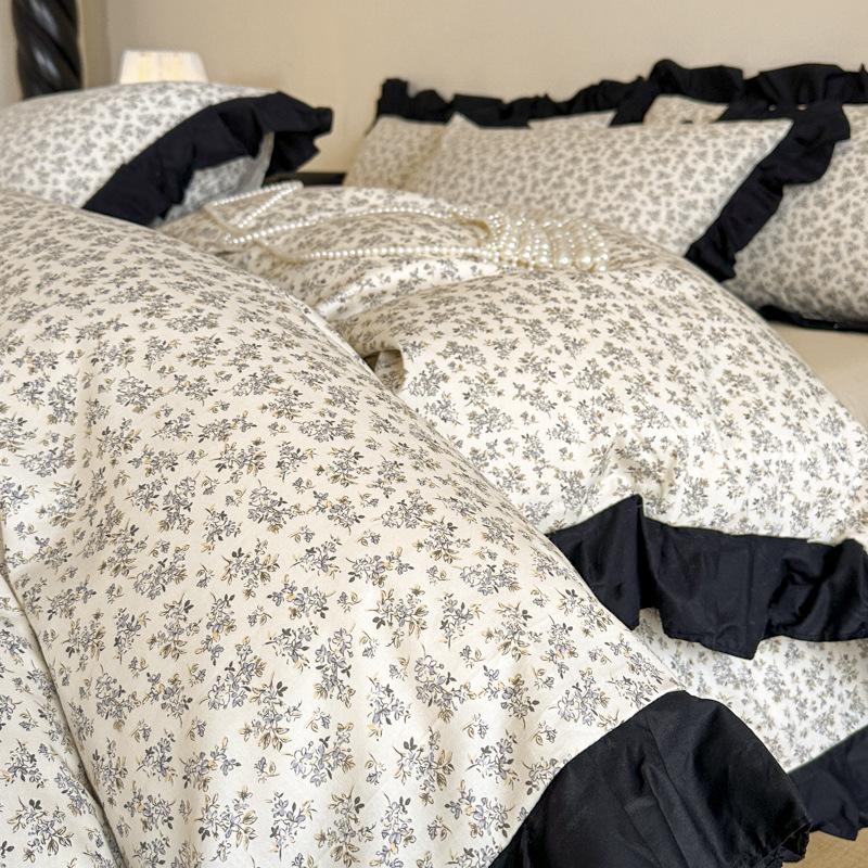 Fashion Soft Cotton Warm Black Lace Four-piece Bedding Set - New Style