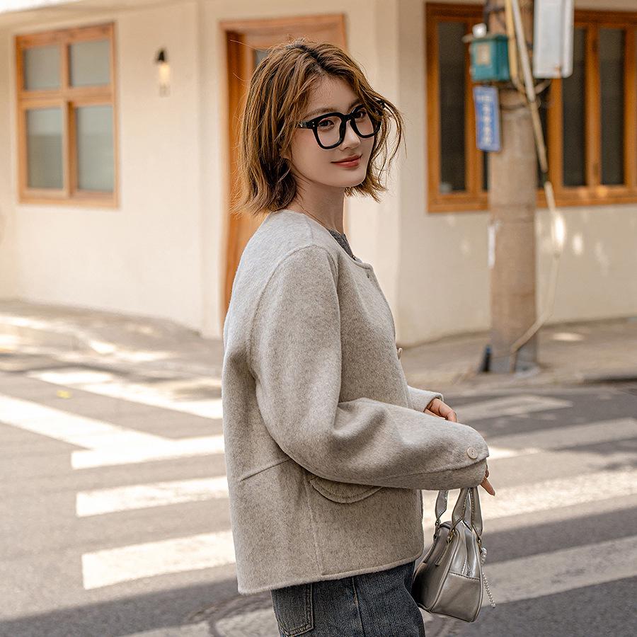 2025 Autumn/Winter Petite Woolen Short Coat - Round Neck, Coco-Inspired, Korean Style