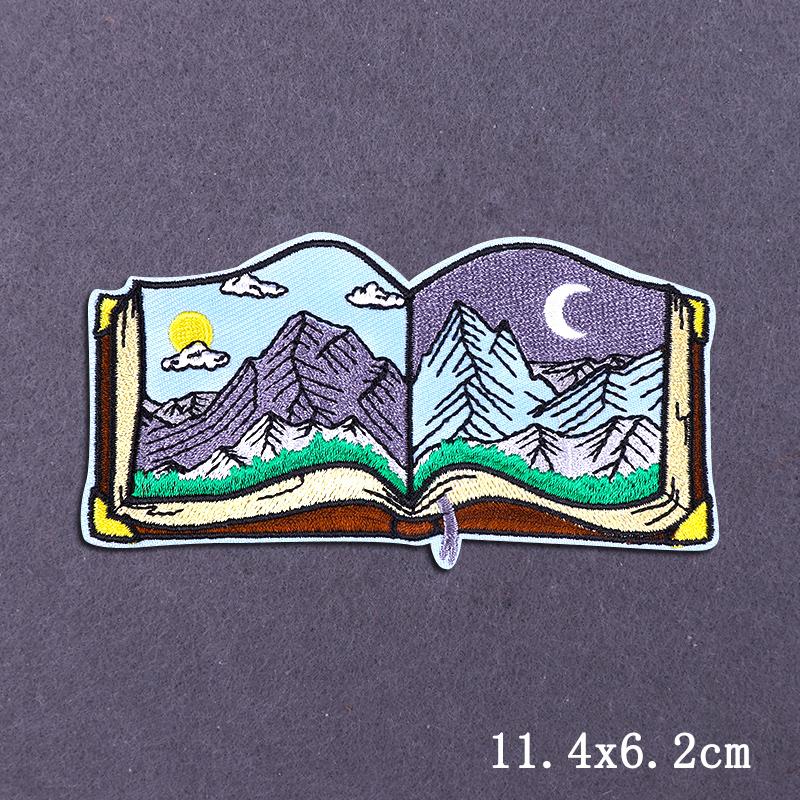 Outdoor Iron On Patches For Clothes Rainbow Heart Embroidered Patches For Clothing Thermoadhesive Patches On Clothes Stripe DIY