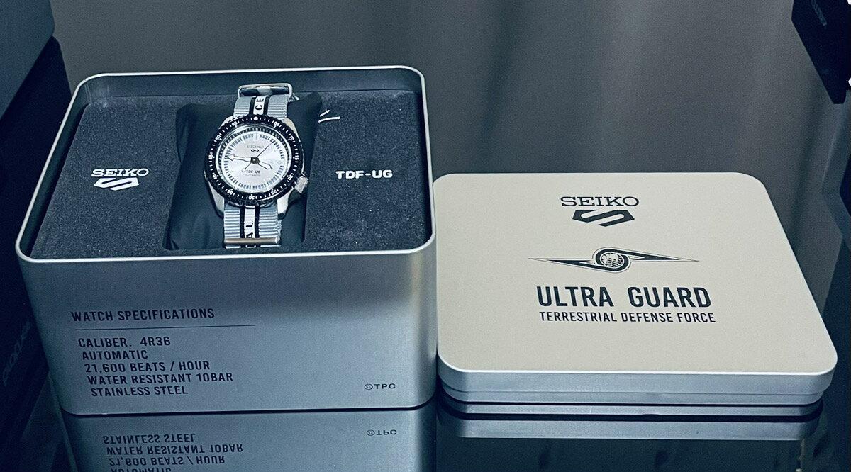 

Невикористаний товар негайна доставка бирки. Seiko 5 Sports ULTRASEVEN Лімітована серія SBSA195 55-та річниця співпраця Ультра Сім. Годинники наручні