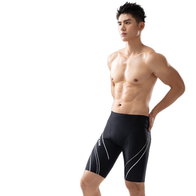 Zestaw męskich profesjonalnych spodenek wyścigowych 361 Degrees: Zawiera kąpielówki, czepek i okulary pływackie.