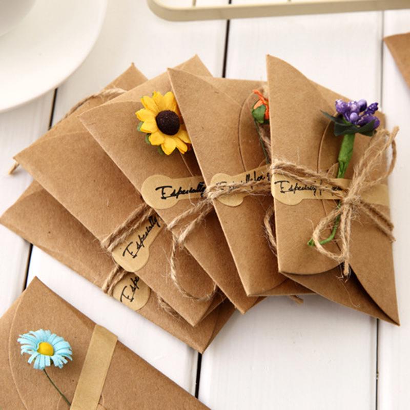 Small Kraft Paper Dried Flower Greeting Card for Thanksgiving & Valentine's Day