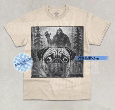 Mops Selfie T-Shirt Lustiges Bigfoot Mops Bild Witz Meme Lustiges Grafik Shirt