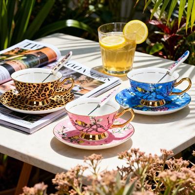 Europäisches Vergoldetes Bone China Kaffeetassenset mit Löffel - Hochtemperaturbeständige Keramik für Englischen Nachmittagstee.