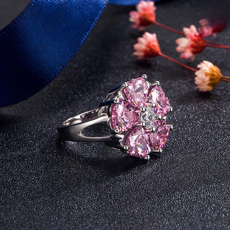 Inel cu Zircon Roz în Formă de Inimă - Bijuterii de Modă Dulci pentru Femei