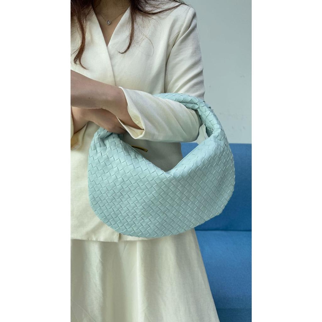 Popular hand-woven tote bag 2025 new portable underarm bag women's versatile dumpling crescent bag