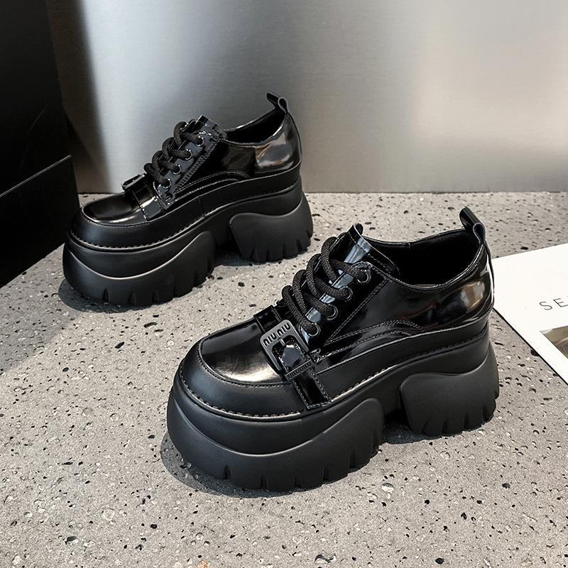 Plateau-Loafer Damen Frühling 2025 neu Muffin-Sohle kleine Innenabsatzerhöhung Damenschuhe vielseitig Britische kleine Lederschuhe