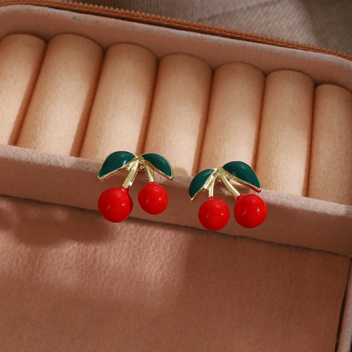 Cute, Small, Sweet Earrings, Red Fruit, Cherry Stud Earrings, Exquisite Small, Fresh And Fashionable Earrings.