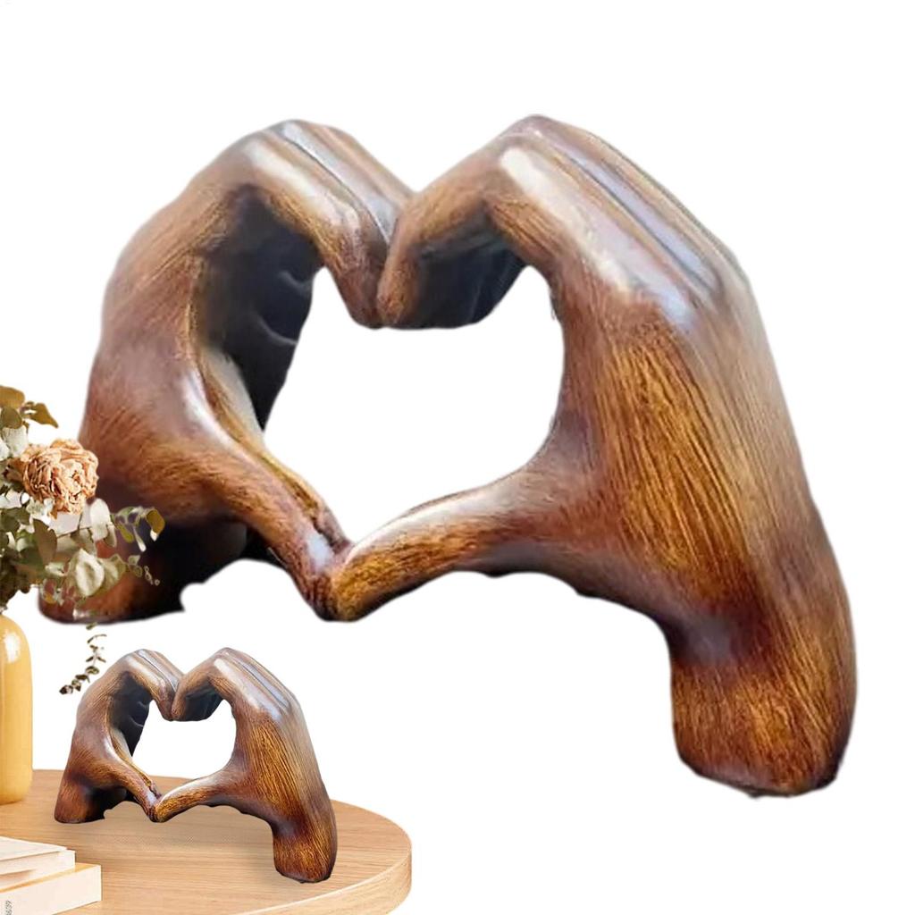 Hand Heart Sculpture Resin Heart Hands Statue Center Table Decor Decorative Figurine Home Wedding Decoration for Valentine's Day