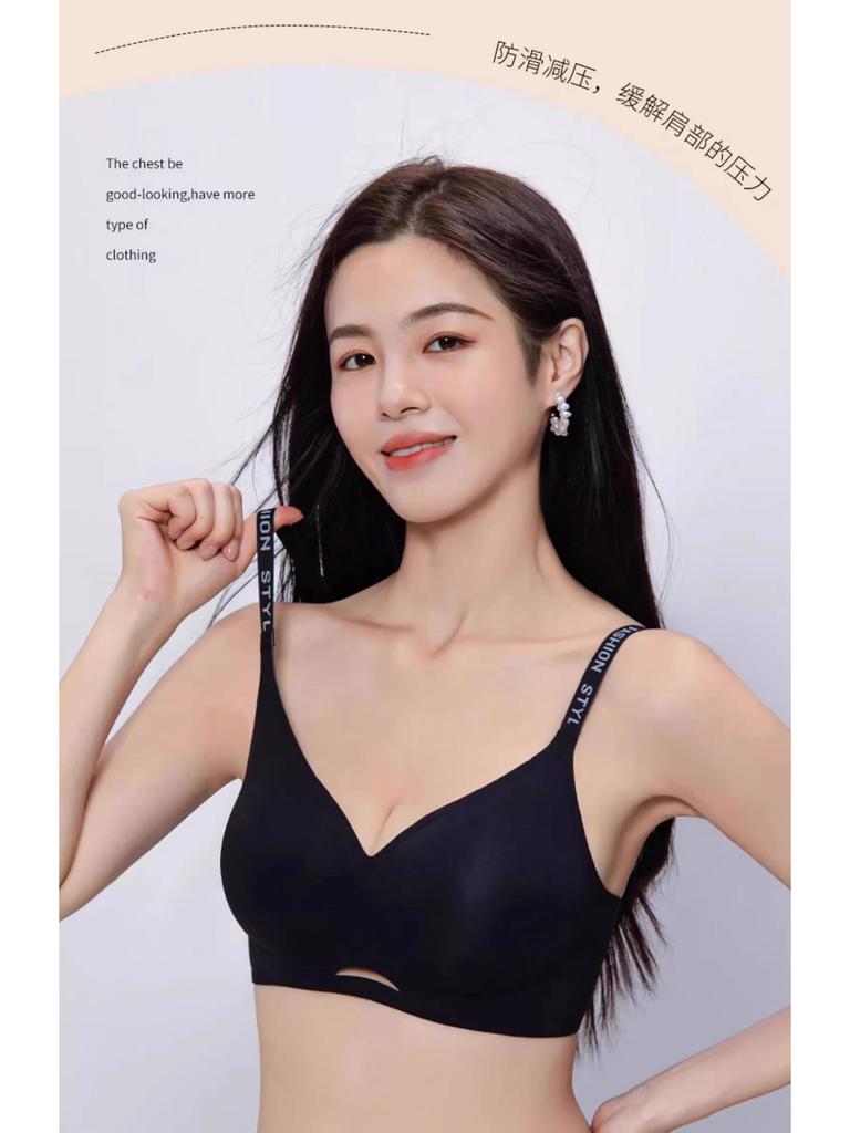 Women's Seamless Push-Up Sports Bra with Side Support and Beautiful Back Design