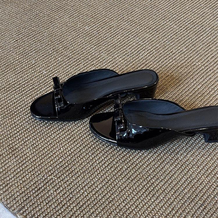 2025 New French Patent Leather Black Bow Sandals Women's Versatile Simple Low-heeled Casual Open-toed Slippers