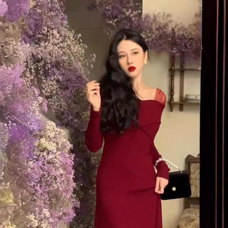 Engagement toasts Bridal red robe light luxury niche high-end party high-end sense one-word shoulder knitted dress