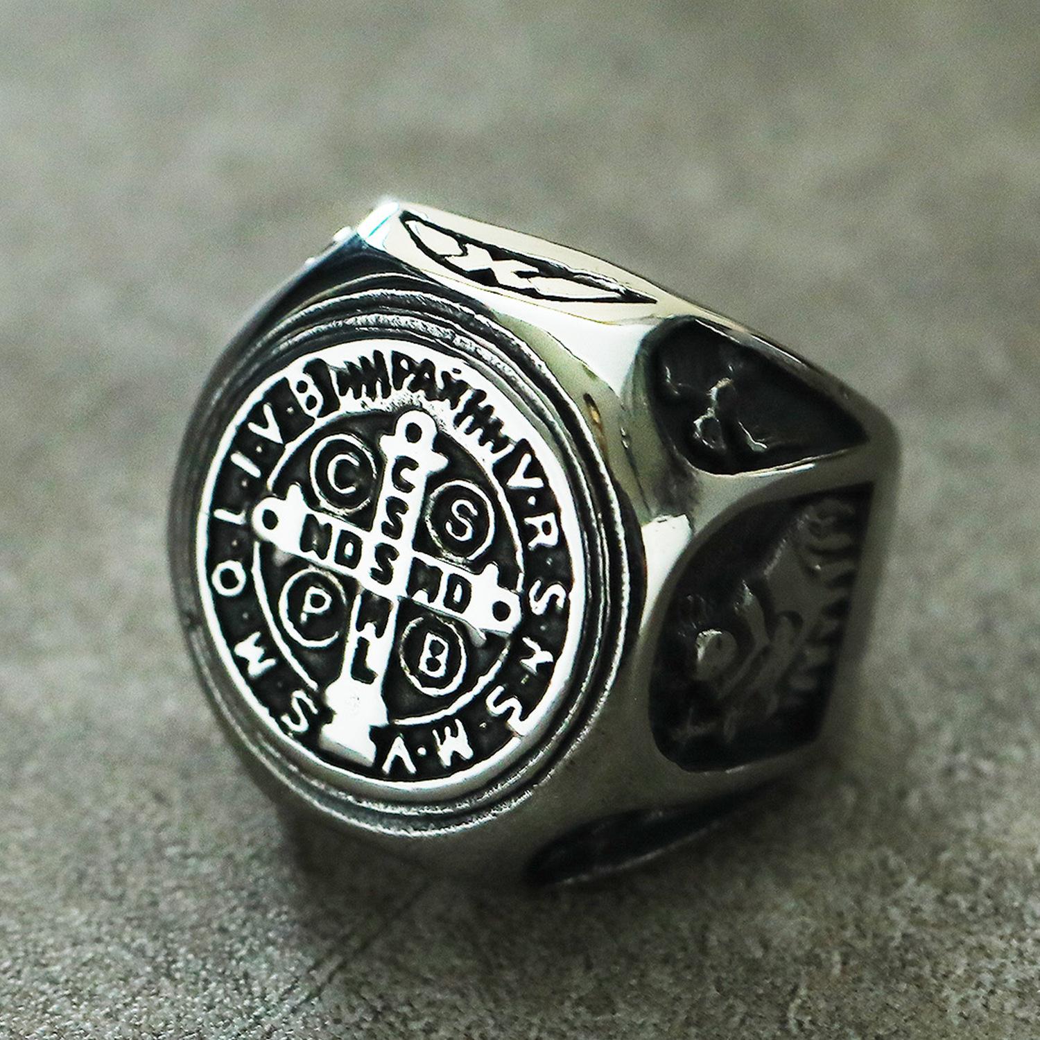 

Винтажное кольцо-крест изгоняющего дьявола Святого Бенедикта Cspb для мужчин, панк-амулет, христианские кольца, ювелирные изделия для бойфренда из нержавеющей стали No. 13