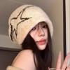 Versatile star-patterned knitted hat for autumn and winter, makes the face look smaller, women's outdoor cold-proof and warm beanie hat