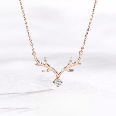 A Deer Has Your Heart-shaped Diamond Necklace, the Same Mori Elk Pendant for Women, and the Collarbone Chain.