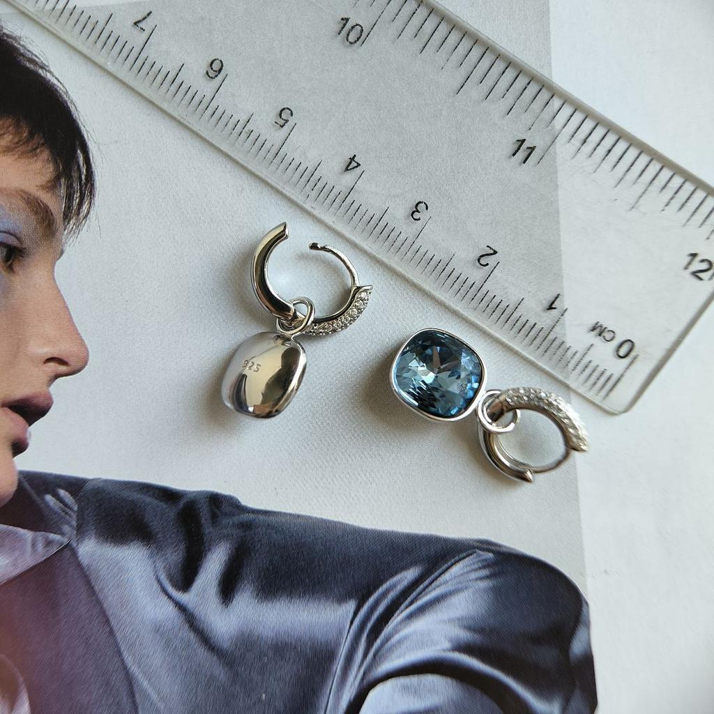 Серебряные серьги с фианитами (60002324)