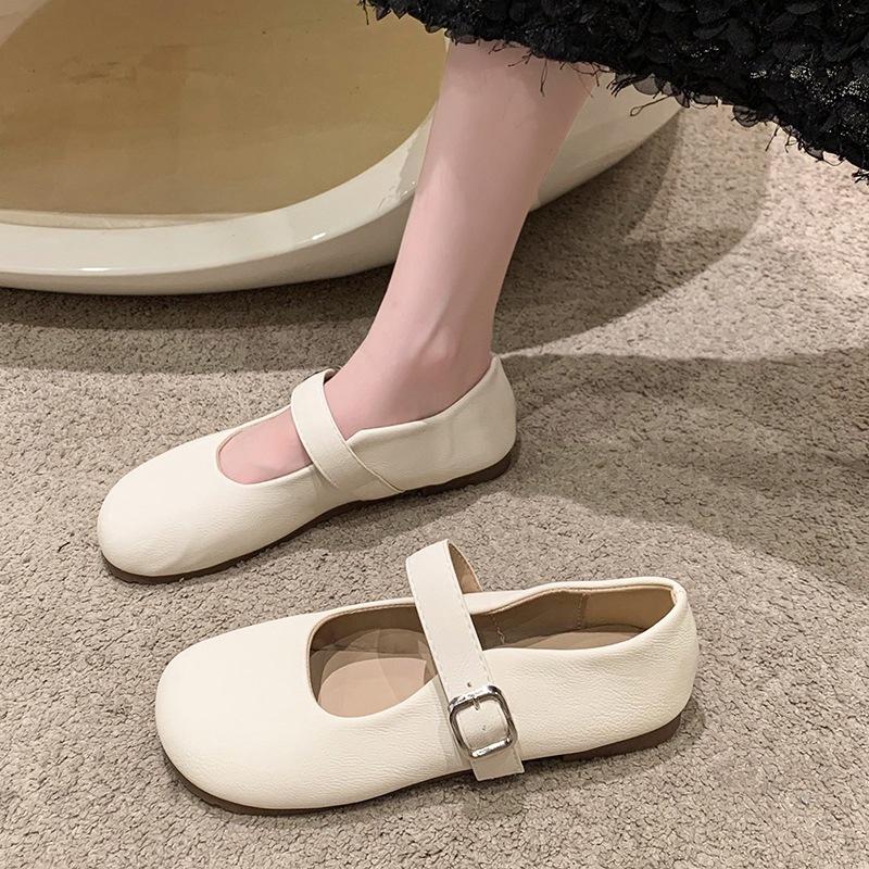 Spring and autumn shallow mouth round head Mary Jane shoes new retro flat bottom one-word buckle single shoes gentle small leather shoes