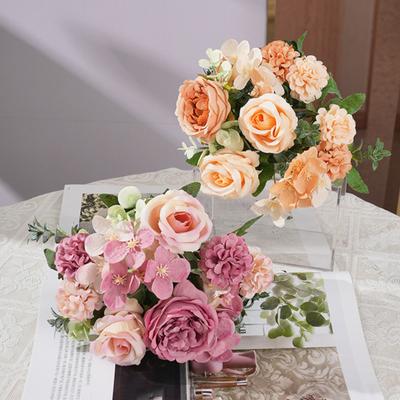 Umělé Růžové Kytice Realistické Falešné Hedvábné Květiny se Zelenými Listy Domov Svatba Večírek Středový Prvek Stolů Vnitřní Venkovní Falešná Květina Dekorace