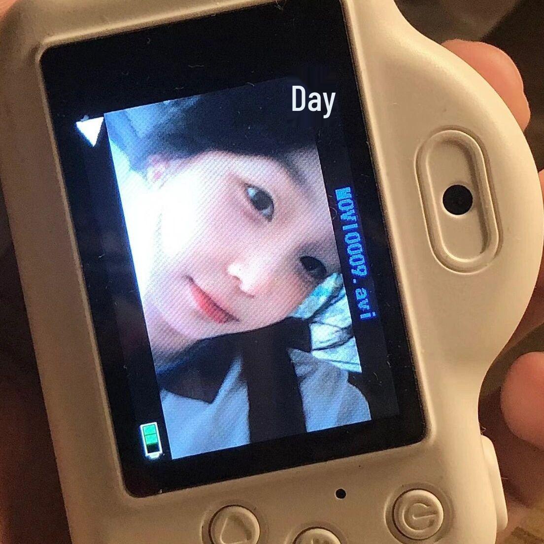 

2025 Цифровий фотоапарат, зручний для студентів: Зйомка та завантаження фотографій для мобільних телефонів