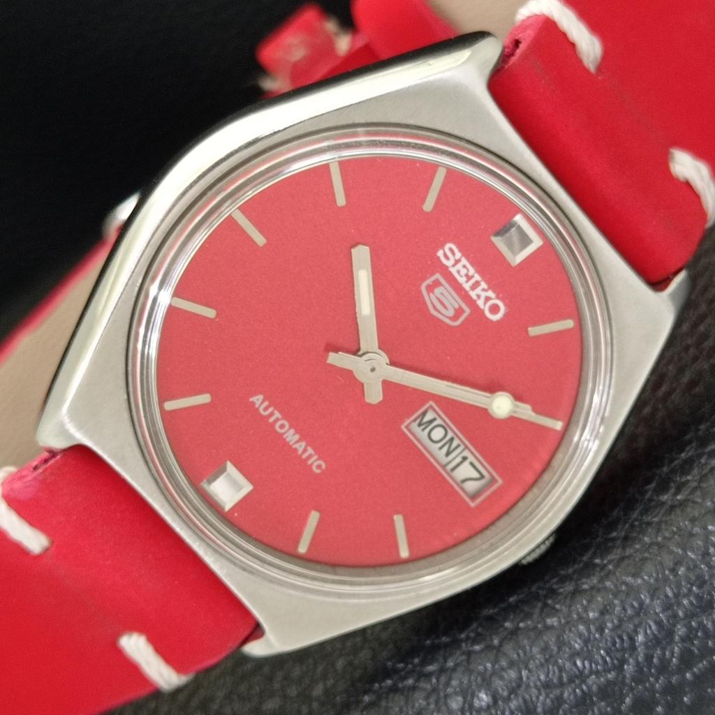 Seiko 5 AUTOMATIC 6319A VINTAGE JAPAN MENS RED COLOR DIAL WATCH A701528-5 R206b-a701528