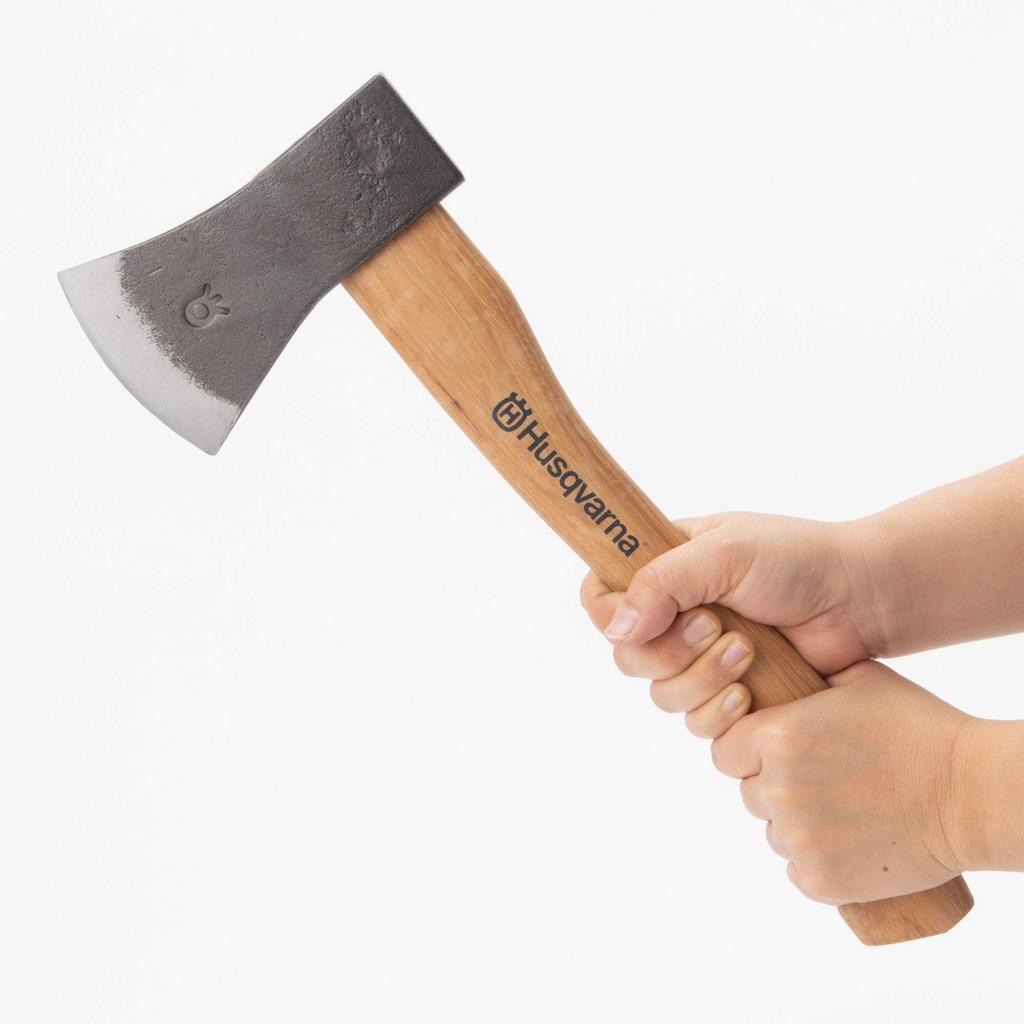 Husqvarna Zenoah YANKEE Hatchet, Made in Germany, 599674401, with cover, perfect for camping, compact axe that fits comfortably in the hand, 38cm long