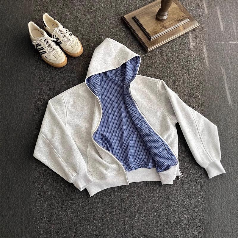 Light Gray Hooded Cardigan Sweater Men's Autumn and Winter Plaid Design with Coat on Both Sides.