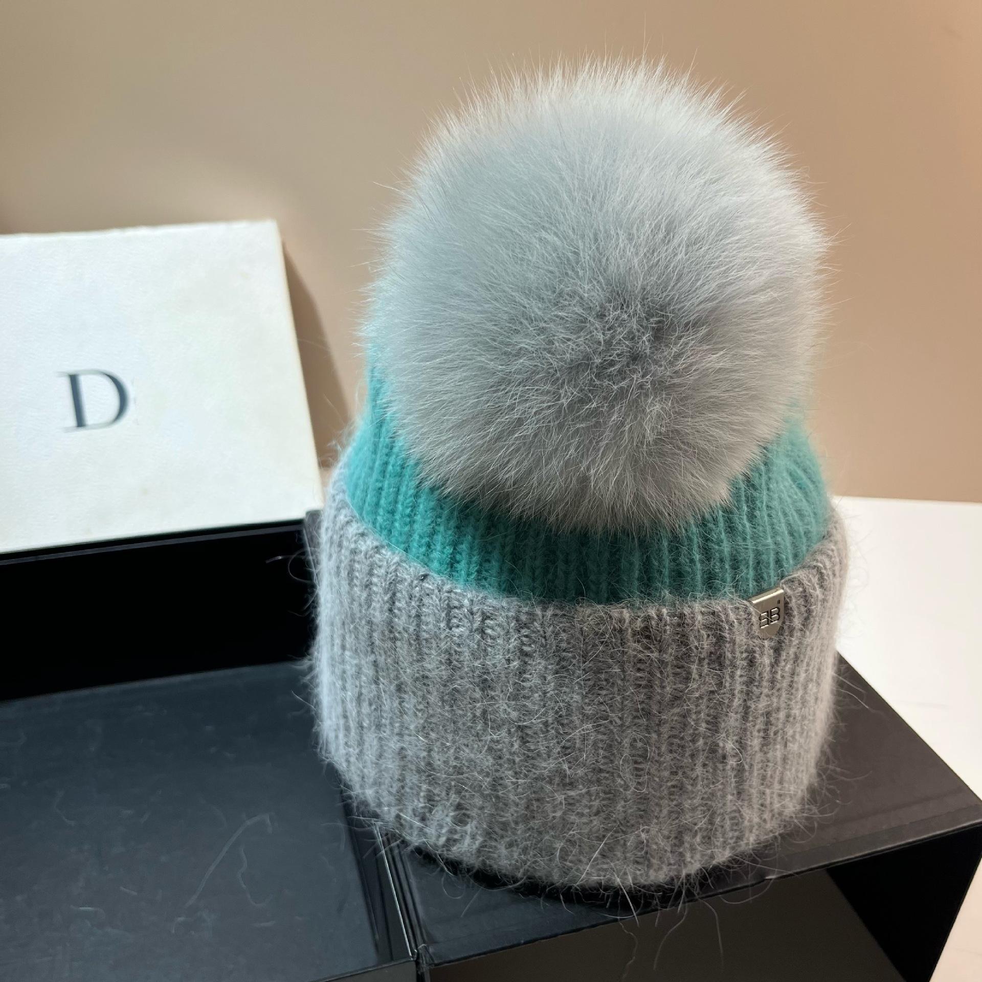 

Iceland Fox Hairball Winter Warm Double Layer Thickened Rabbit Hair Knitted Hat Female Sweet Contrasting Ear Hat one size fits all зелений