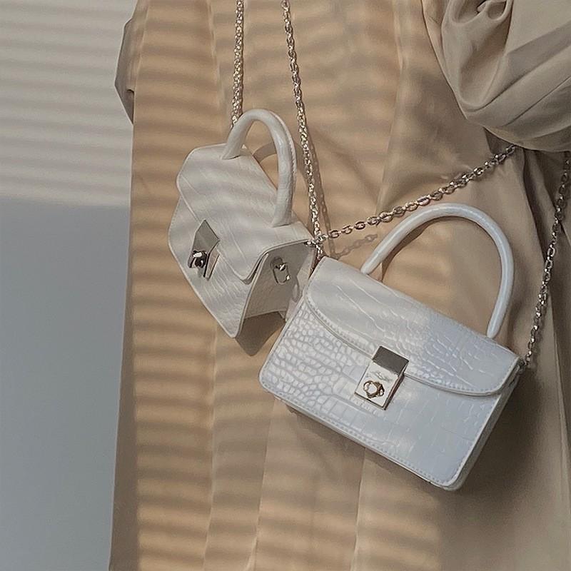 Retro Fashion Crocodile-pattern Small Square Bag Women s 2026 Niche Handbag Large Diagonal Chain Trendy trumpet