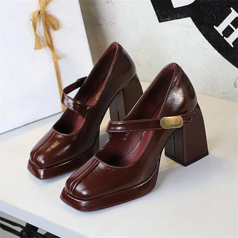 Scarpe col Tacco Alto da Donna Design Retro Quadrato Scarpe col Tacco Alto Moda Scarpe Mary Jane Fibbia Metallica Scarpe Singole in Pelle da Donna