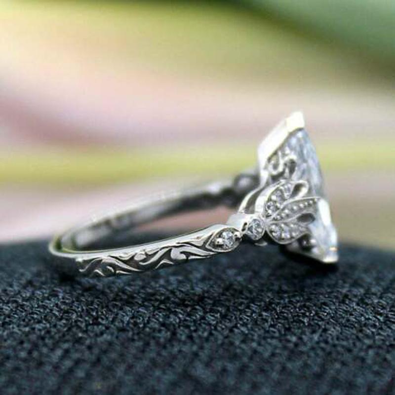 Trends Silver Color Rings for Women Inlaid Crystal Marquise Cubic Zirconia Stylish Party Jewelry Fashion Rings
