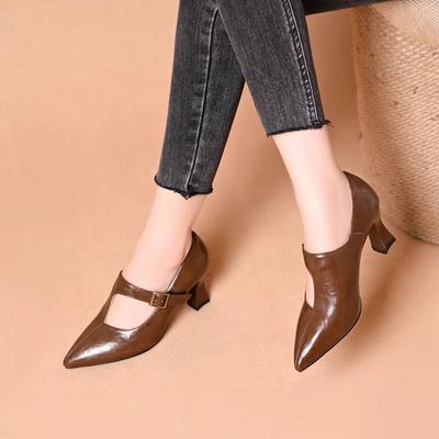 Confortable et polyvalent Français 2025 nouveau rétro pointu talon fin cuir souple talons hauts féminité navettage bouche légère chaussures simples
