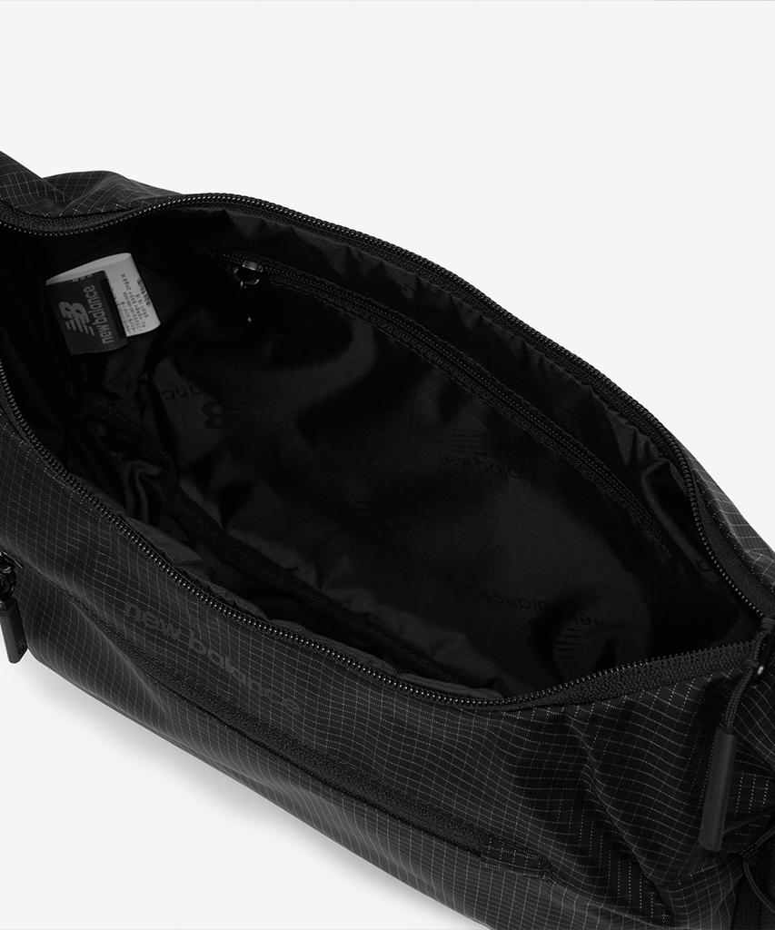 New Balance Nbgcgs1103 / Ess Hobo Crossbody Bag (Black)