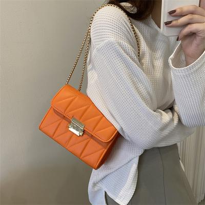 Hong Kong tarzı retro küçük çanta kadın 2025 yeni gündelik zincirli çanta moda omuz askılı çapraz askılı küçük kare çanta