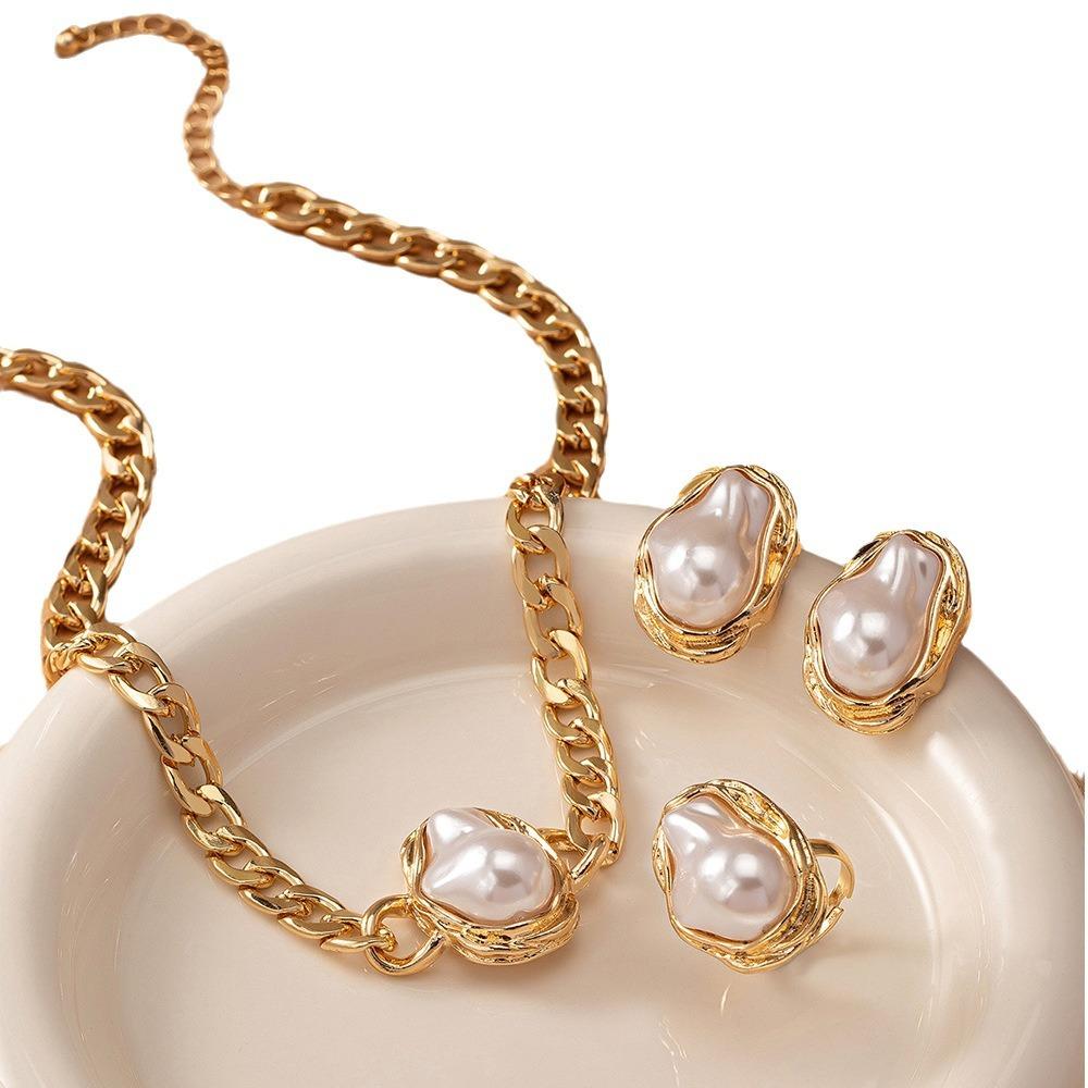 4pcs Retro Luxury Fashion Style Earrings Necklace Plus Rings Set