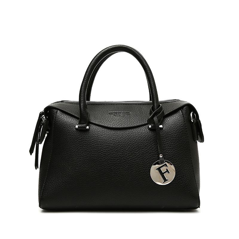 

Women s bag new fashionable large-capacity women s bag portable messenger shoulder bag чёрный