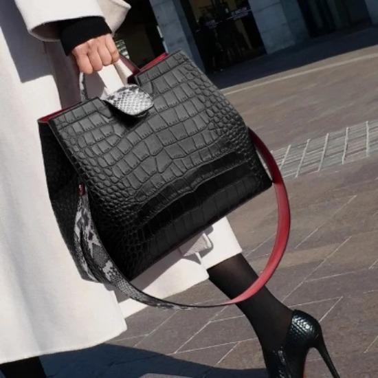 Women's Leather Embossed Crossbody Bags High Quality Sexy Boa Pattern Messenger Totes Bag