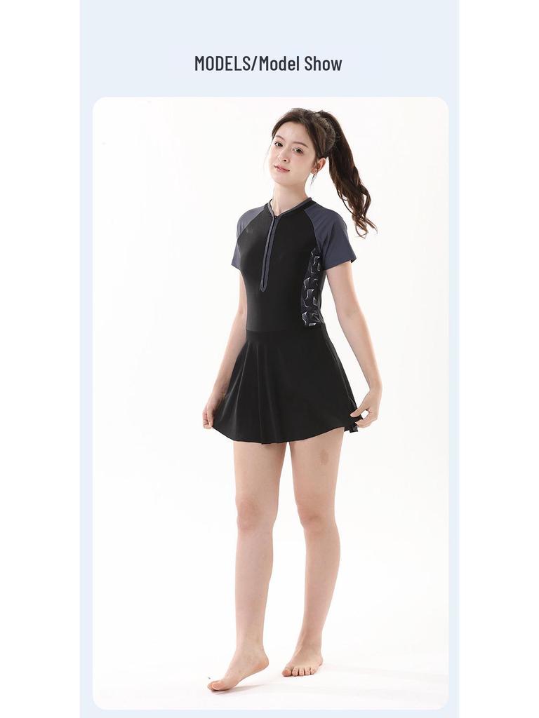 2025 New Plus Size Women's One-Piece Conservative Swimsuit for a Flattering Fit