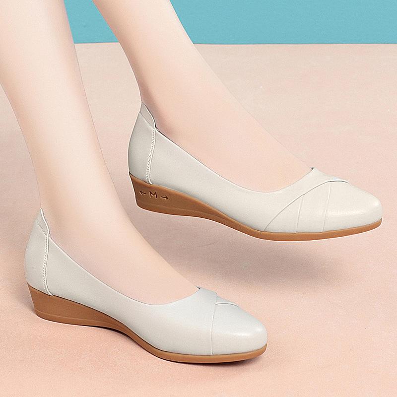Fashion New Women Soft Leather Low Heel Comfortable Middle-aged Shoes Female Pumps Office Work Shoes Casual Women Wedges Shoes 2025
