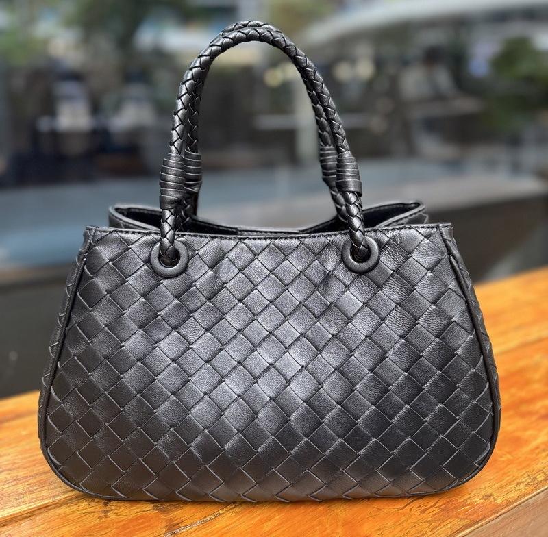2025 New Style Real Leather Womens Handbag Cowhide Handmade Weaving Bag Fashionable Multi-Match Versatile Handheld Shoulder Bag Small Bag