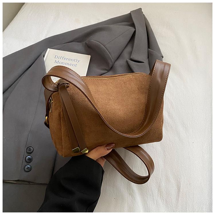 

Новая супер огненная ретро сумка-подушка под мышкой женская 2025 нишевый дизайн сумка через плечо сумка-мессенджер для通勤 женская сумка коричневый