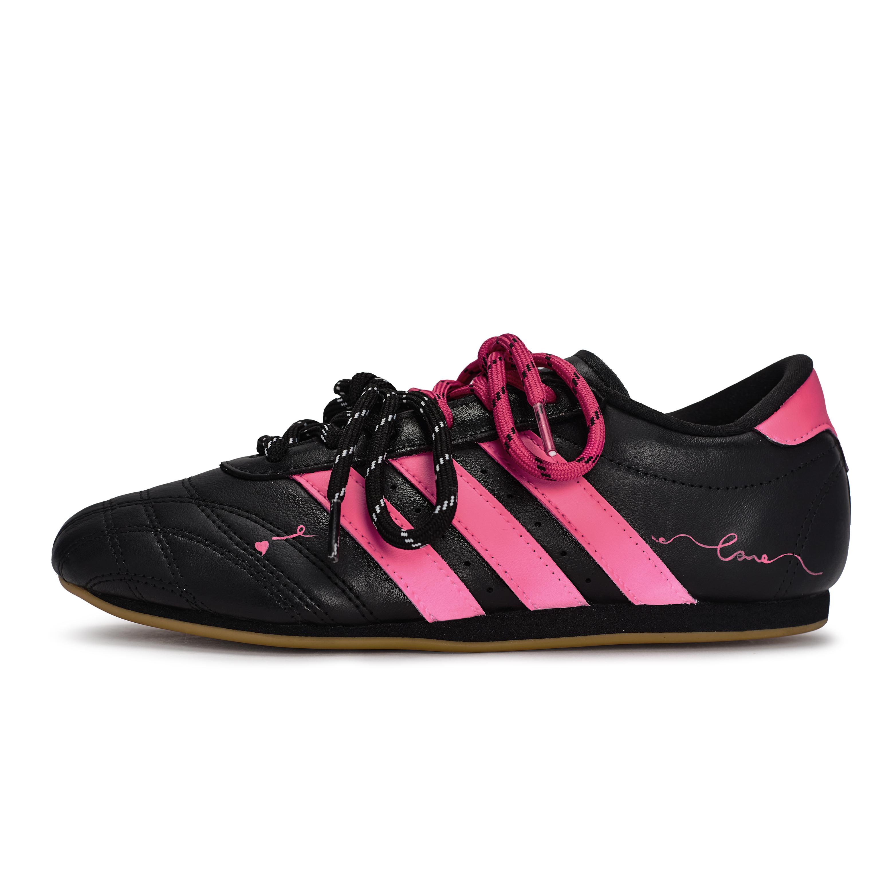 

Adidas Originals Taekwondo REGO Hot Dog, Ink Stained Heart Low top Training Shoes Unisex Black Pink JS1193(Team1189-) 36⅔