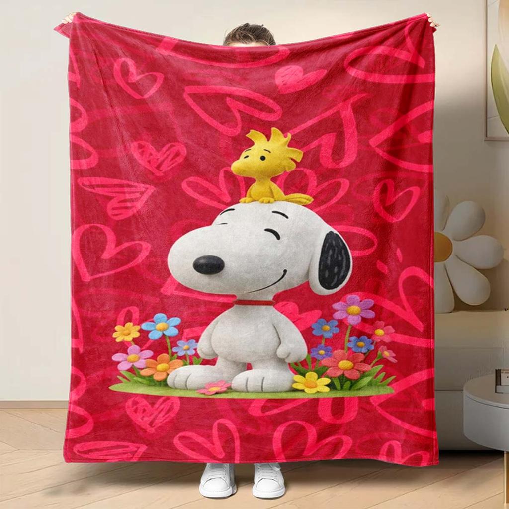 Warm blanket, Snoopy cartoon pattern, comfortable nap blanket, soft and skin-friendly, a great gift for friends and family.