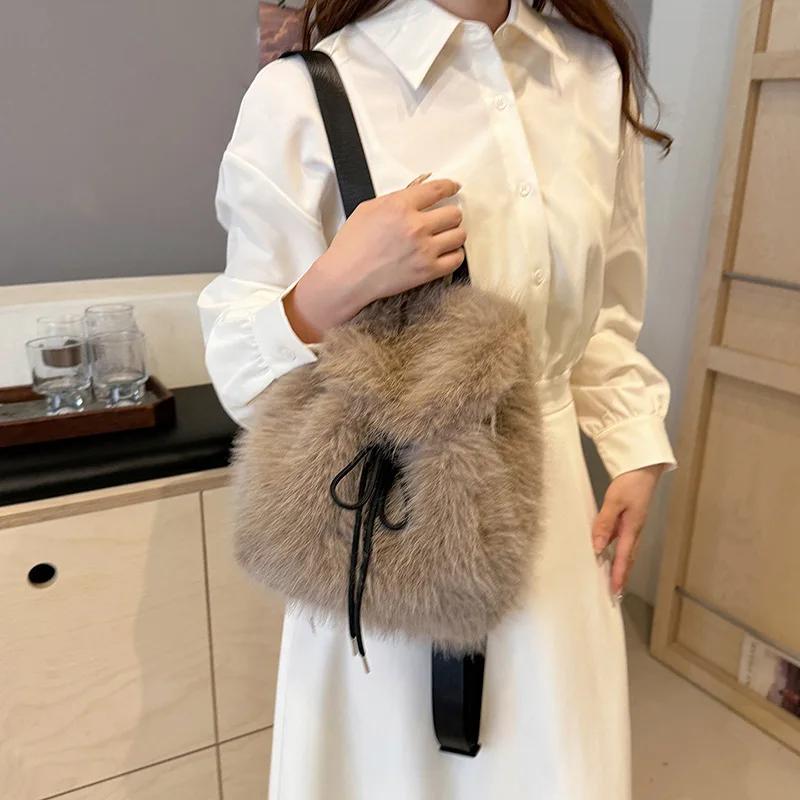 Backpack Women's New Autumn and Winter Versatile Plush Backpack Simple High-end Leisure Travel Schoolbag Mao Mao Bag