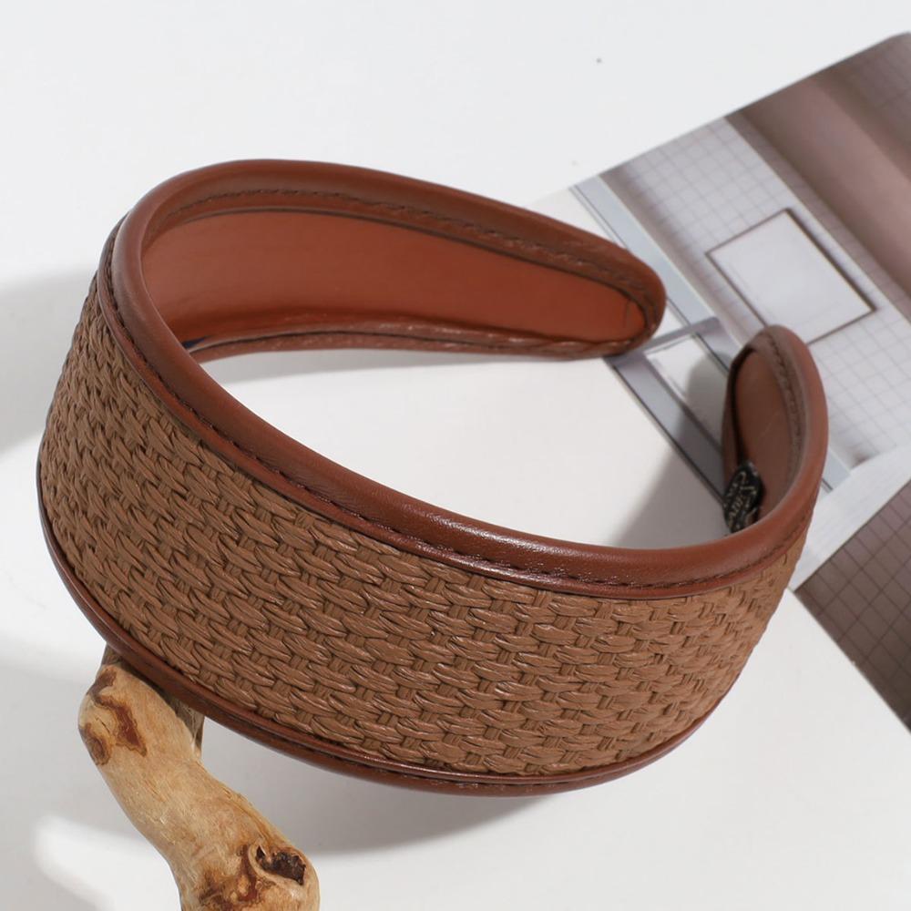 

Новинка 2025 года, ободки для волос из искусственной кожи в стиле ретро, широкие тюрбаны, нескользящие обручи, элегантные аксессуары для волос, модные вещи для женщин и девочек, подарки коричневый