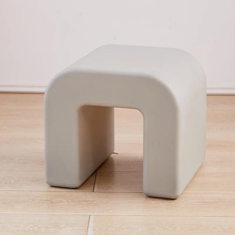 Moderne minimalistische kleine Hocker aus Kunststoff, Stühle, Couchtische, Beistelltische, Schuhhocker, Wohnzimmer, Balkon, Schlafzimmer, niedrige Hocker