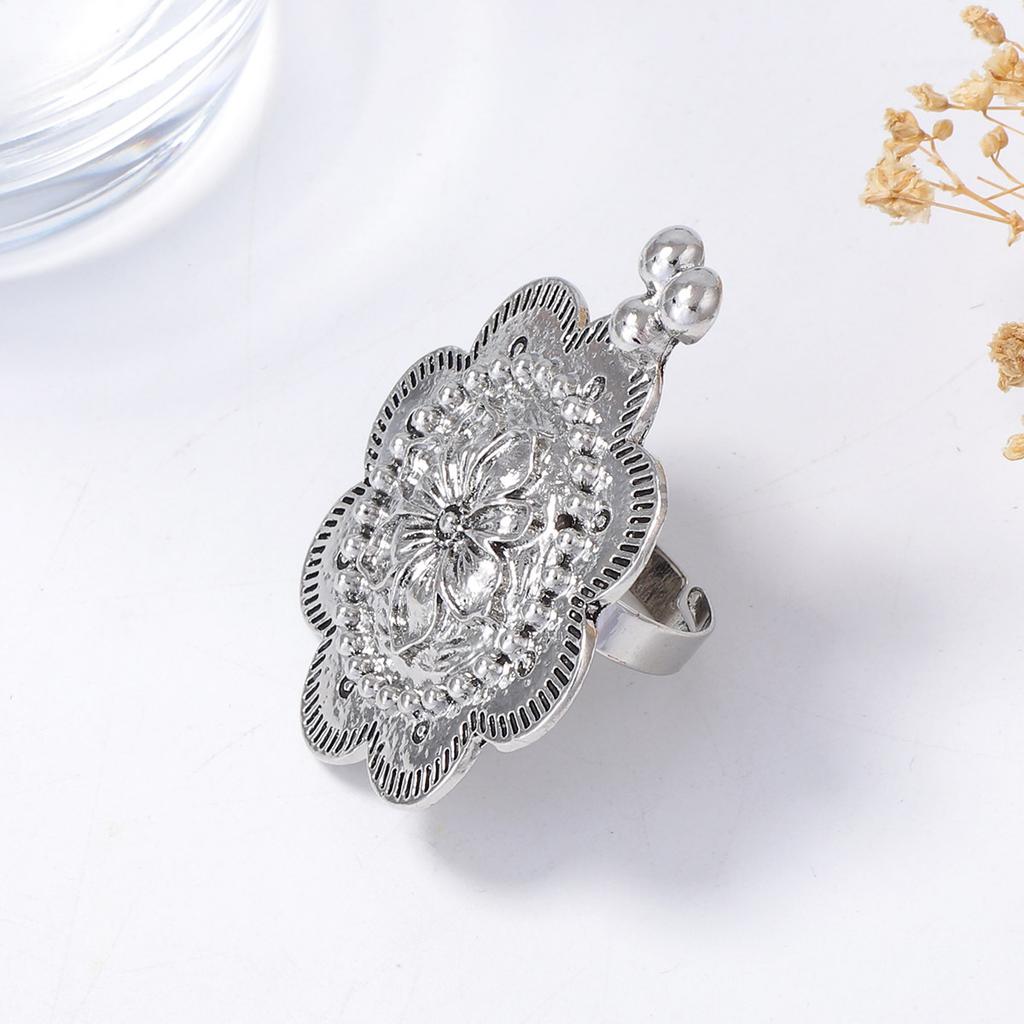 Cross-border Europe, America, simple fashion, light luxury, cold wind alloy, exaggerated flowers, flowers, live rings, women's daily versatility