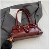 Armpit women's bag 2026 autumn and winter new personalized shoulder bag European and American cool texture riveted women's tote bag
